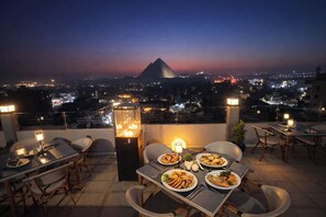 Dining - Khan Duidar Inn - Pyramids View Rooftop (Giza)