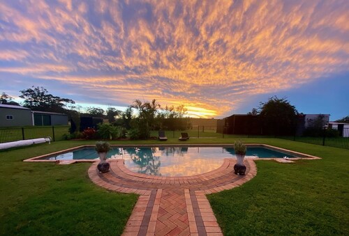 5acres, 5bdr, Hunter Valley Vineyards, Fireplace, Pool, Secluded, Nature views