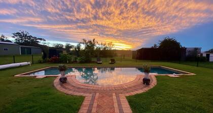 5acres, 5bdr, Hunter Valley Vineyards, Fireplace, Pool, Secluded, Nature views