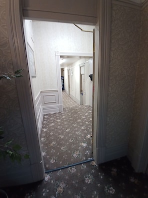 Hallway - Hotel Bedford (Goderich)