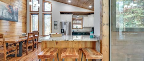 Coffee/tea maker, fridge, microwave, dishwasher