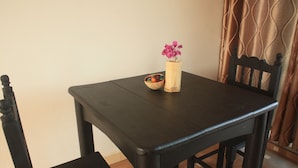 Family Double Room, 2 Queen Beds | Living area