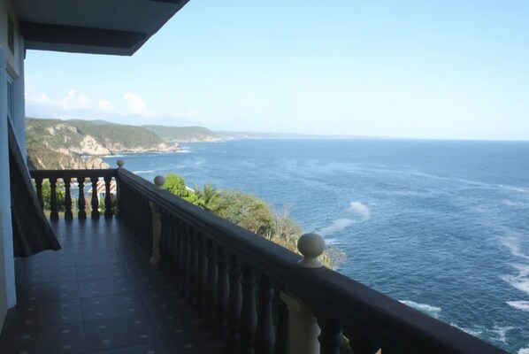 Balcony view - Villa Arrecifes (San Pedro Pochutla)