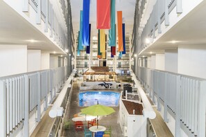 Piscine couverte, piscine extérieure