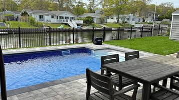 Piscine extérieure, piscine chauffée