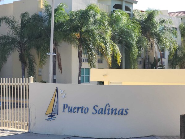 Exterior detail - Puerto Salinas Combate, Cabo Rojo (Boquerón)