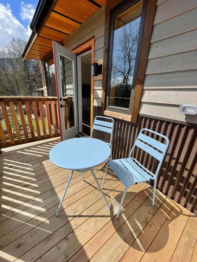 Private mountain view haven in the beautiful West Kootenays