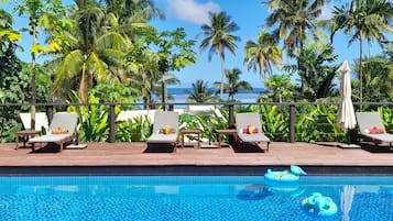 Outdoor pool, sun loungers