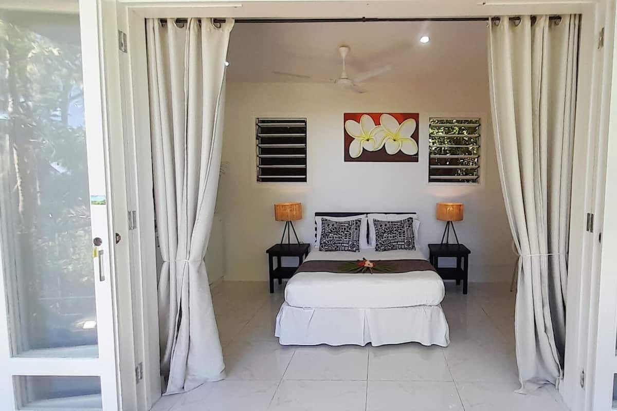 Panorama studio suite, uitzicht op oceaan | Hypoallergeen beddengoed, gratis wifi, beddengoed