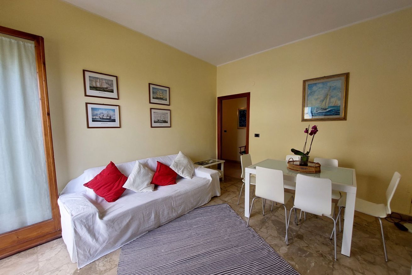 Apartment With Sea View And Parking Space - Viareggio