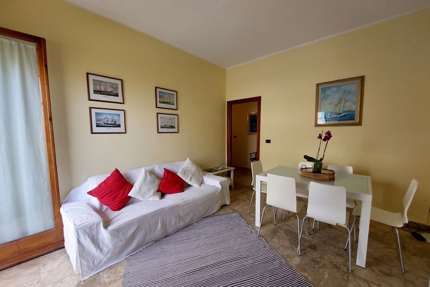 Apartment With Sea View And Parking Space - Viareggio