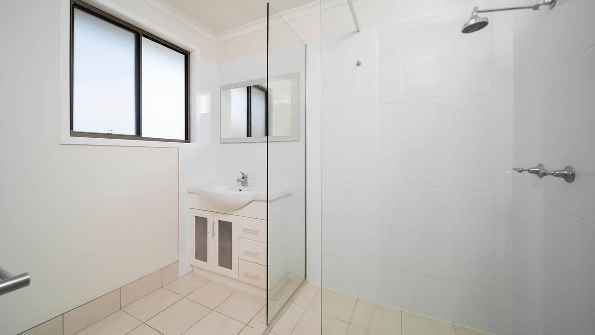 26 Rumbalara Avenue - Rainbow Beach. Beautifully presented beach house comfortably accommodates — image 15