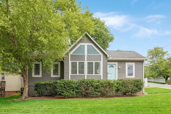 Exterior - 💎 Midtown Gem, close to Everything! (Charlotte)