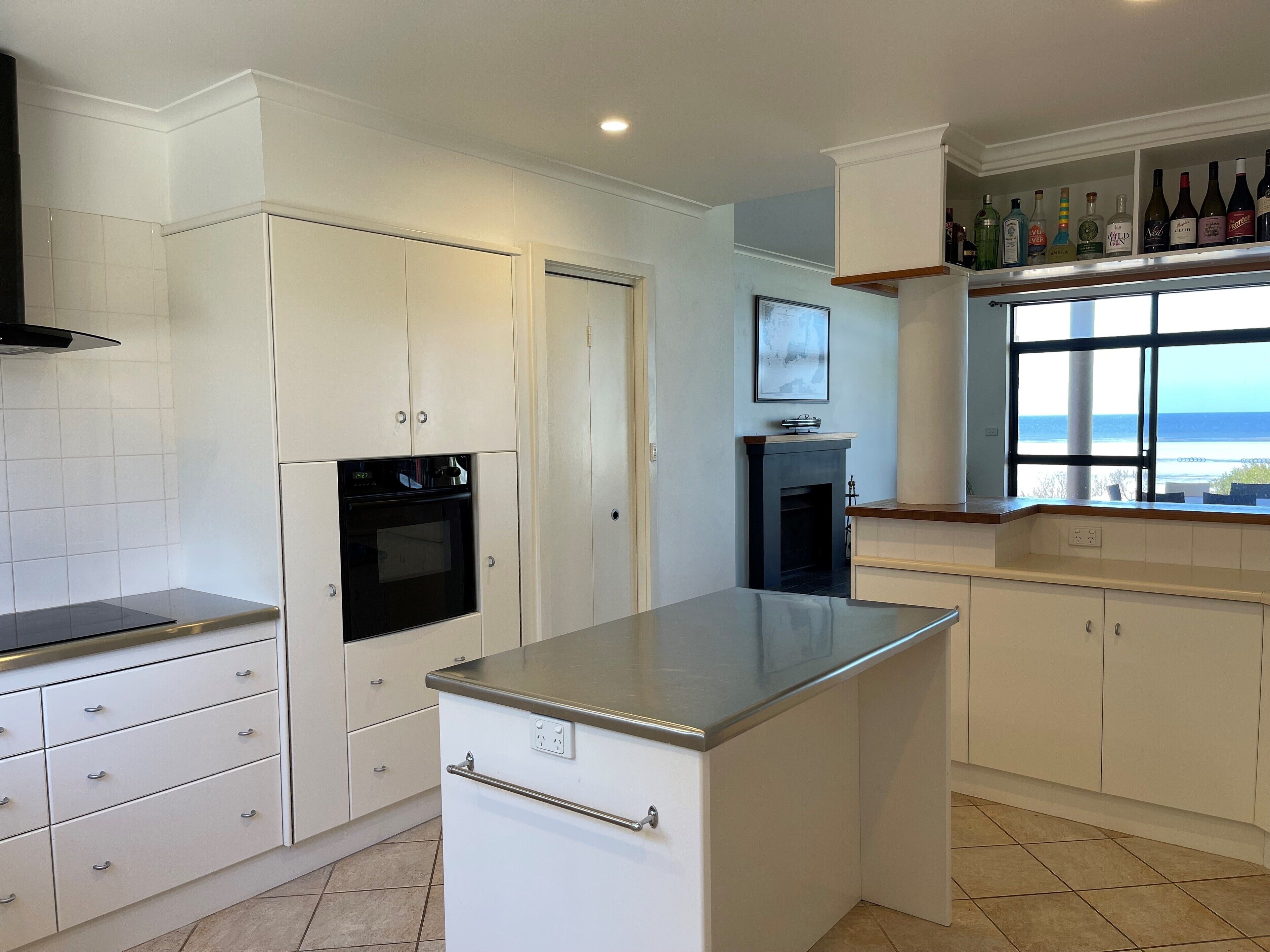 Absolute Beachfront Holiday House with unrestricted Seaview's- Corny Point — image 12