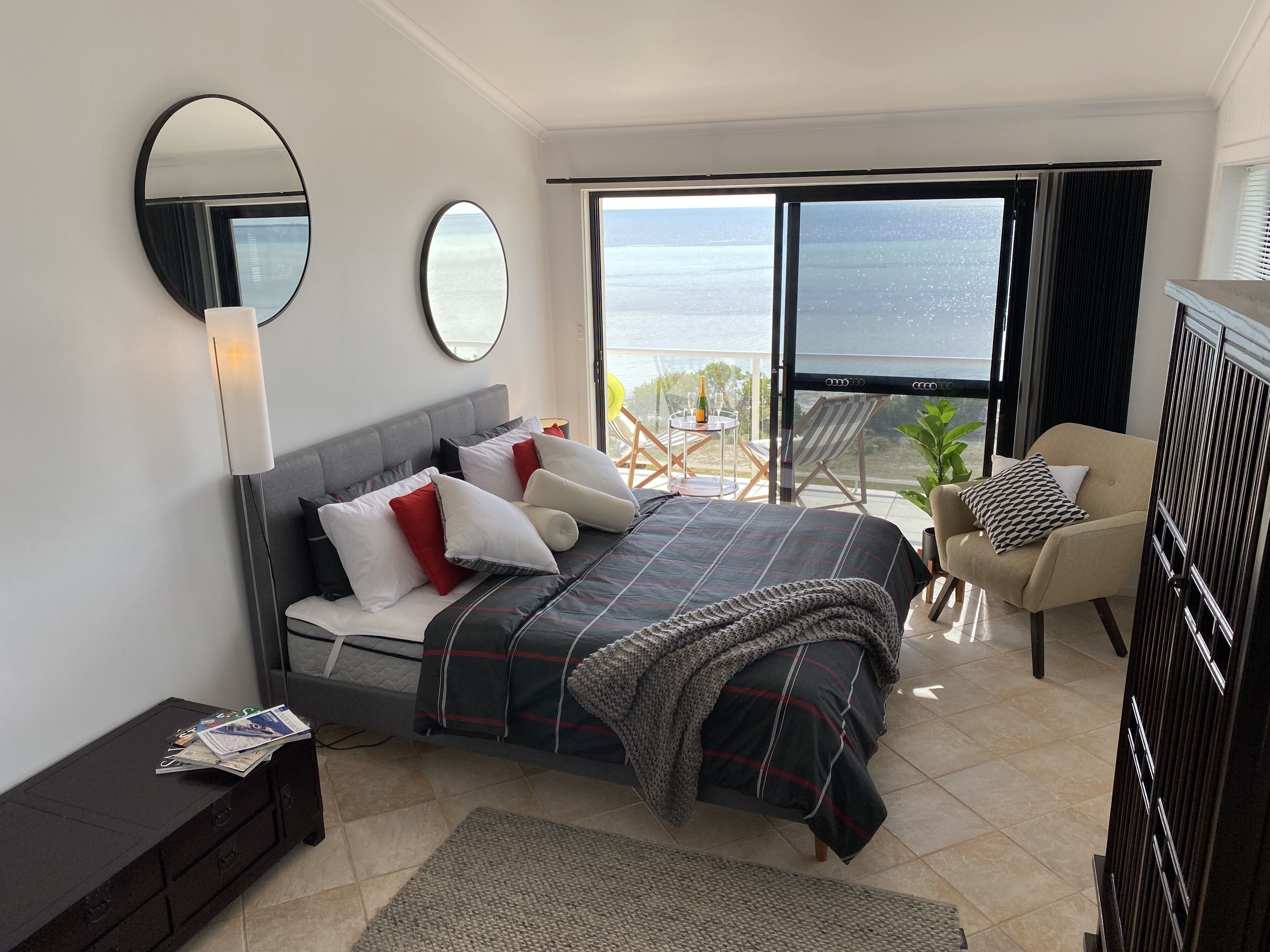 Absolute Beachfront Holiday House with unrestricted Seaview's- Corny Point — image 8