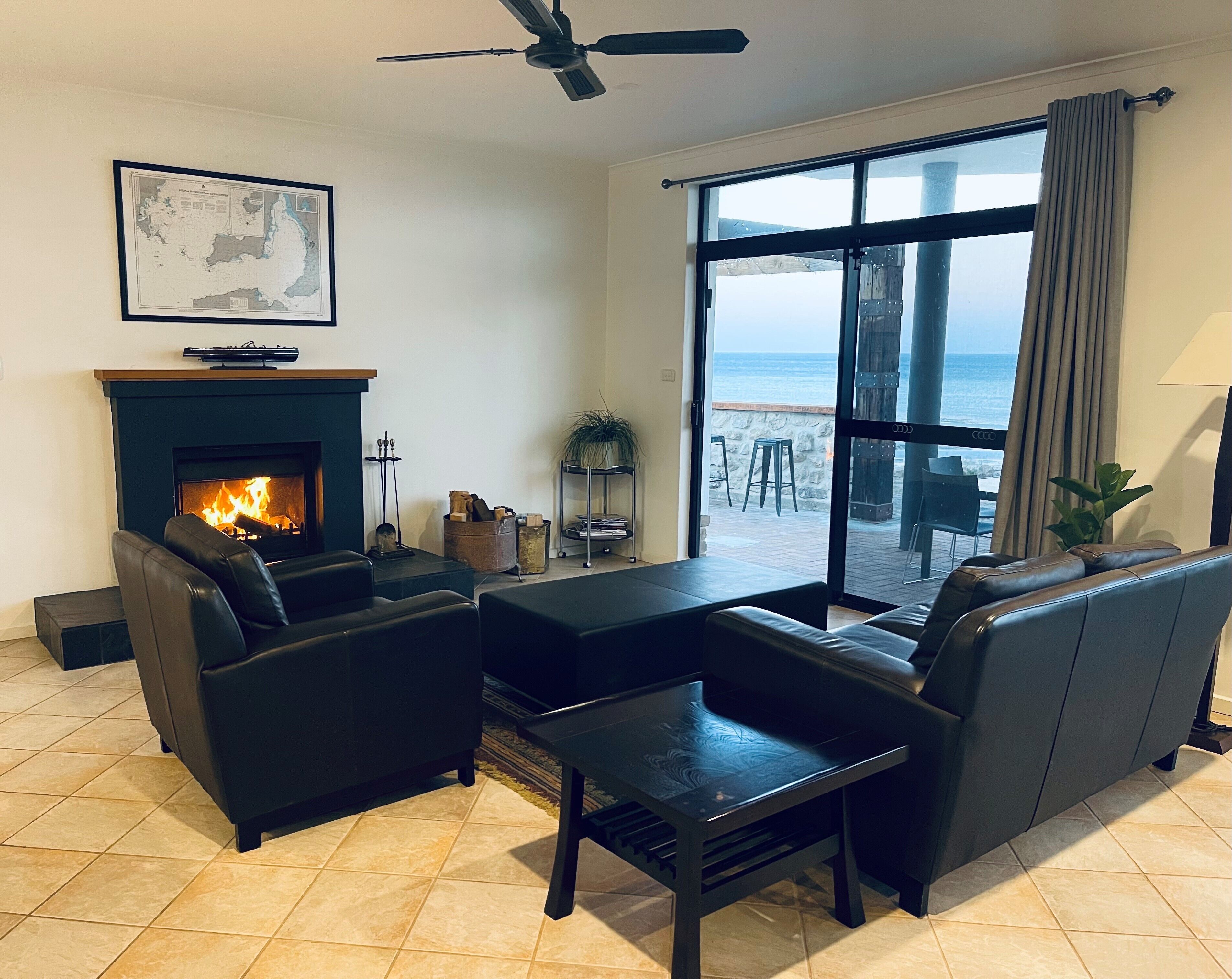 Absolute Beachfront Holiday House with unrestricted Seaview's- Corny Point — image 5