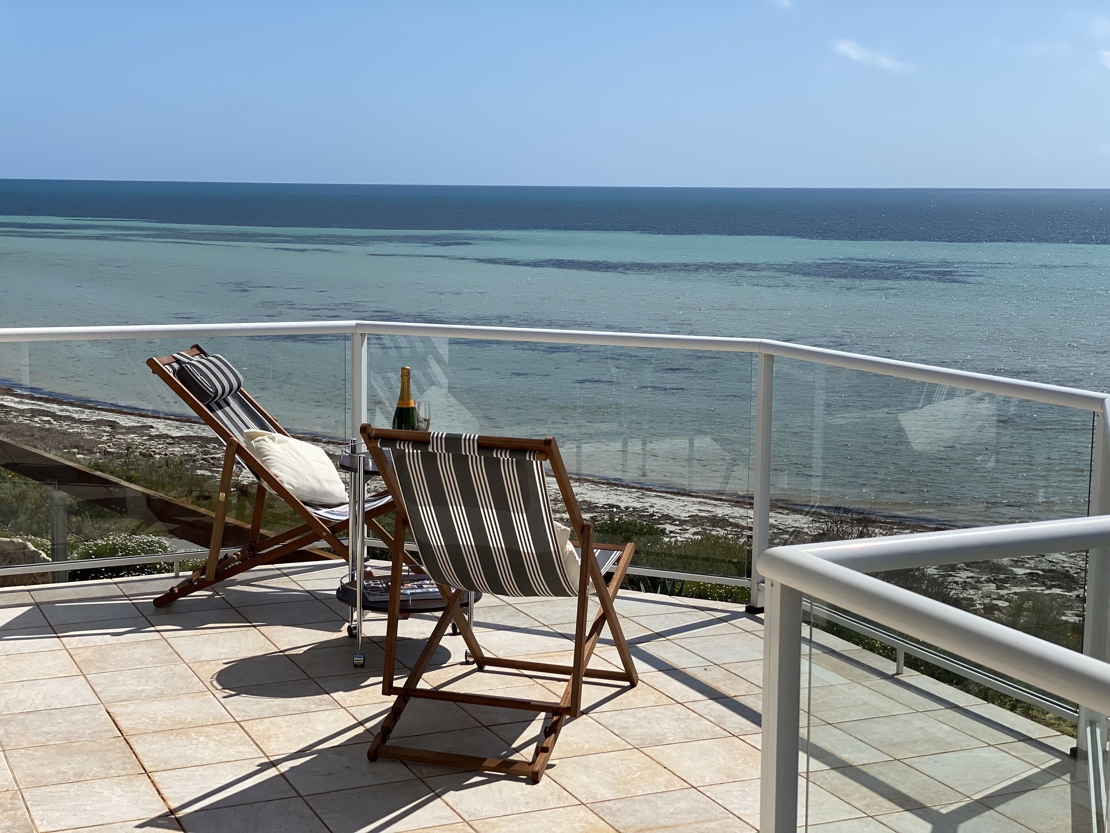Absolute Beachfront Holiday House with unrestricted Seaview's- Corny Point — image 3