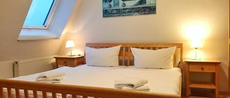 2 bedrooms, WiFi, bed sheets