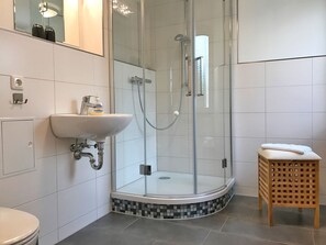 Shower, towels