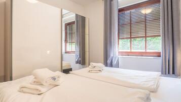 2 bedrooms, WiFi, bed sheets
