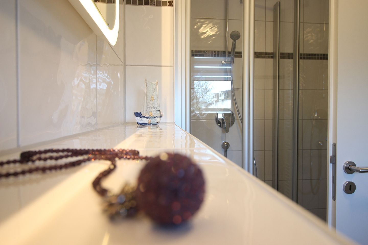 Dusche, Haartrockner, Handtücher