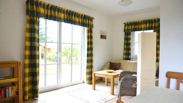 Fernseher, DVD-Player, Stereoanlage