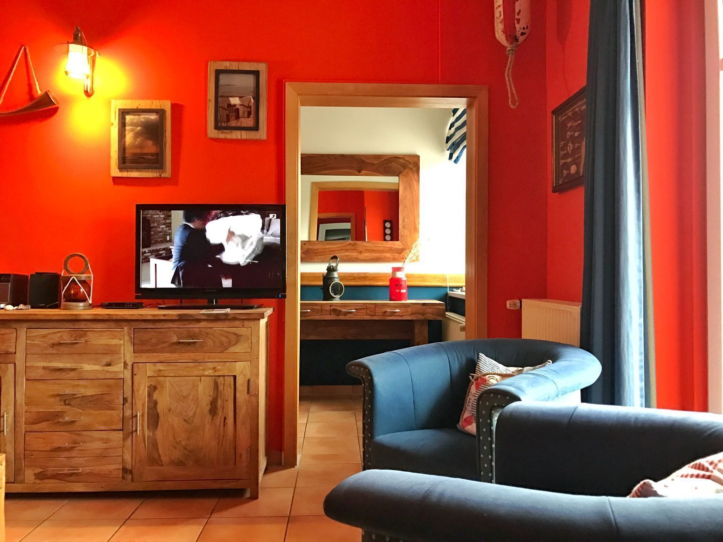 Télévision, chaîne hi-fi