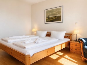 2 bedrooms, WiFi, bed sheets