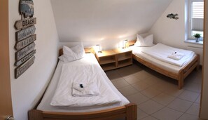 3 bedrooms, iron/ironing board, WiFi, bed sheets
