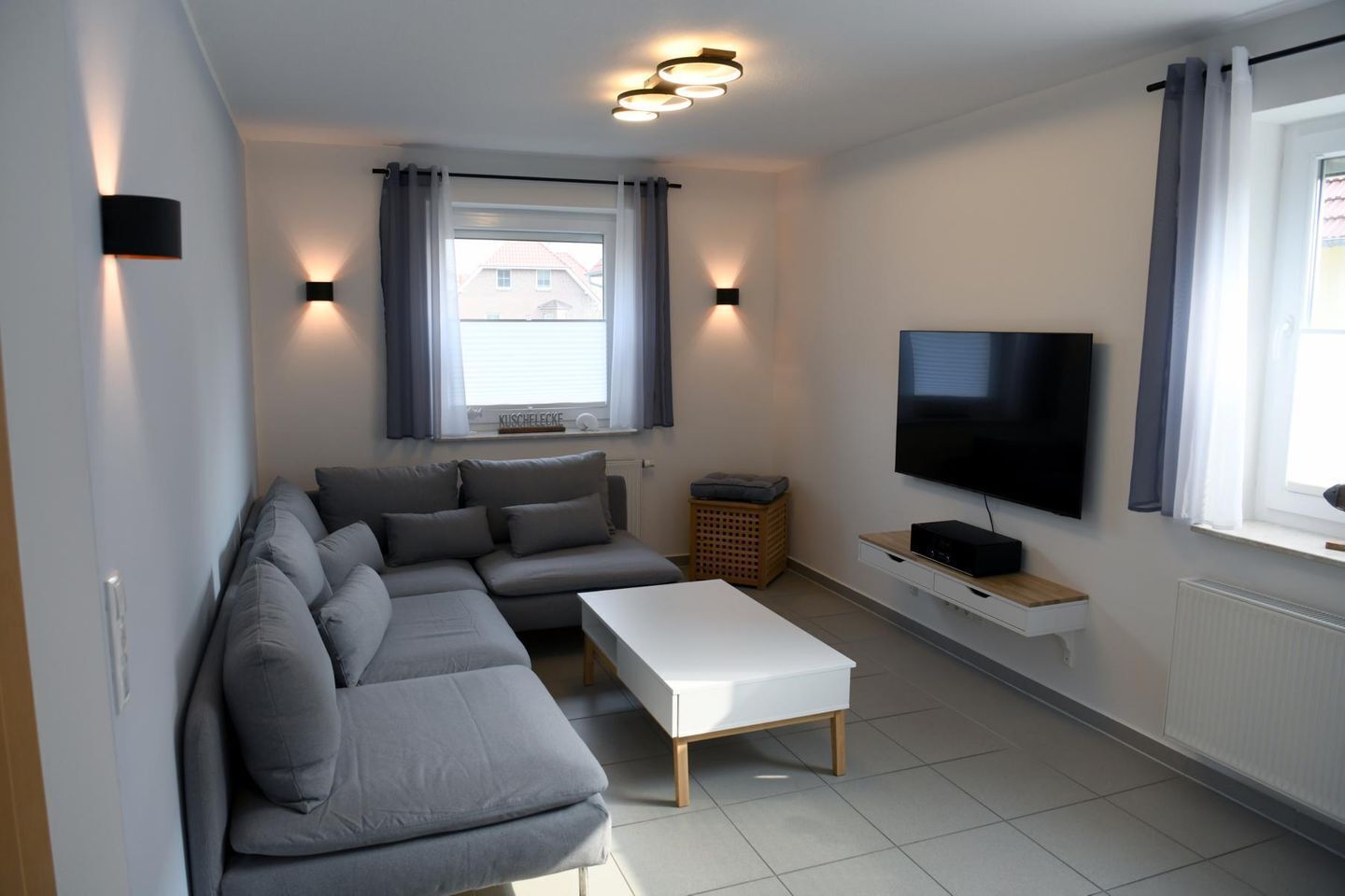 TV, DVD-spiller og stereoanlegg