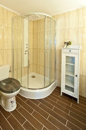 Doccia, asciugacapelli, asciugamani