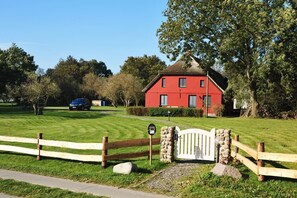 Unclassified image, 4 of 16, button