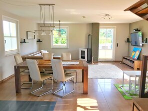 Unclassified image, 3 of 29, button