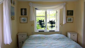 2 bedrooms, bed sheets