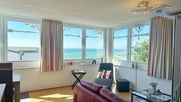 Fernseher, Stereoanlage