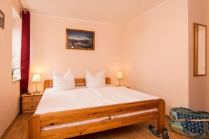 3 عدّة غرف نوم وواي فاي وملاءات أسرّة