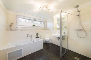 Douche, serviettes fournies