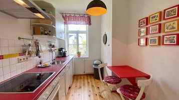 KylskÄp, ugn, spishÀll och diskmaskin