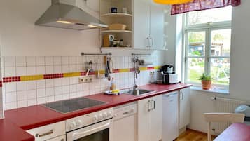 KylskÄp, ugn, spishÀll och diskmaskin