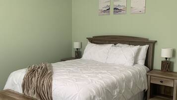 2 多间卧室、办公桌、熨斗/熨衣板、旅行婴儿床