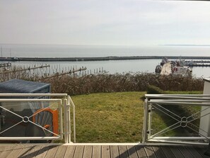 Unclassified image, 2 of 18, button