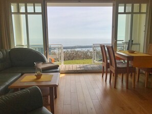 Unclassified image, 5 of 18, button