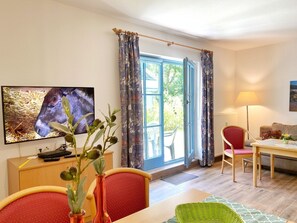 Unclassified image, 3 of 25, button