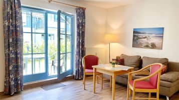 Fernseher, DVD-Player, Stereoanlage