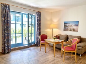 TV, DVD player, stereo - Vacation resort Kap Arkona - App. 03 (Putgarten)