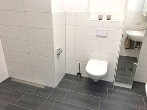 Doccia, asciugacapelli, asciugamani