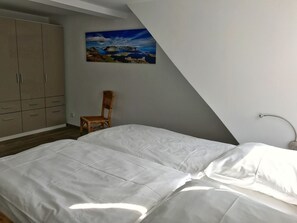 3 bedrooms, WiFi, bed sheets - Apartments at Hochzeitsberg 5 - Apartment "Lofoten" - Hochzeitsberg - (Breege)