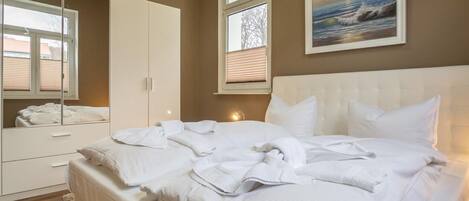 2 bedrooms, WiFi, bed sheets