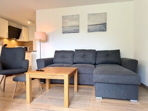 TV, stereo - Ferienhaus "min Hütt" (Sagard)