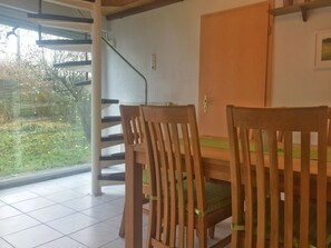 Unclassified image, 3 of 39, button